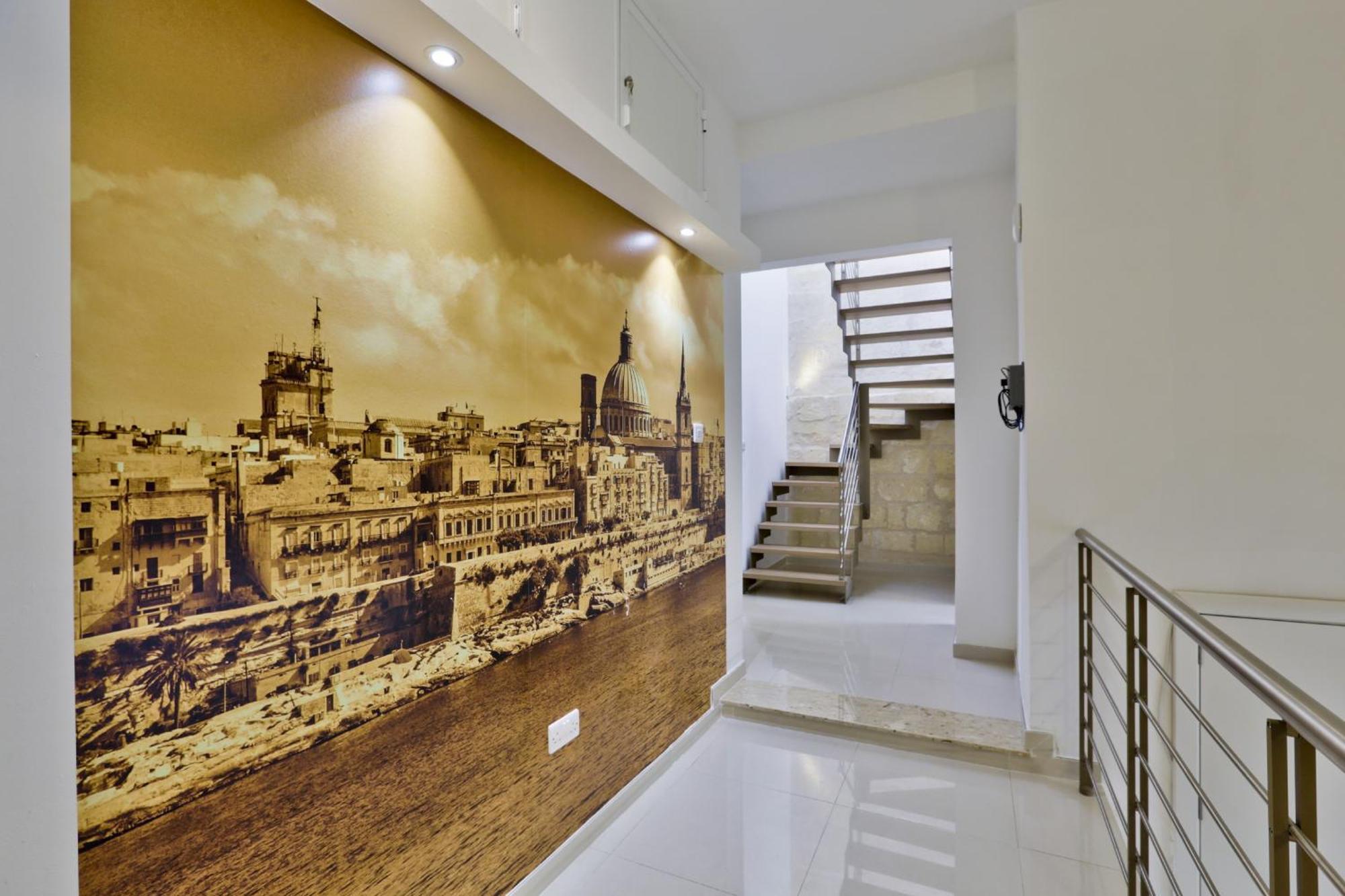 Exquisite 3-Bedroom Duplex Penthouse With Jacuzzi In Valletta Centre Exterior foto